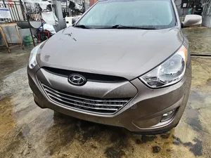 Hyundai Tucson GLS AWD 2012 Brown