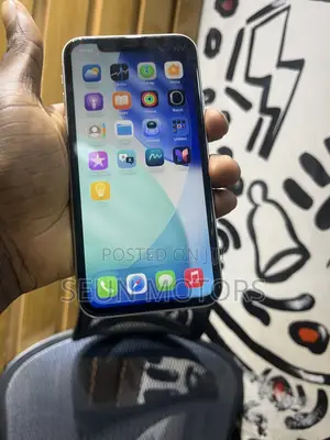 Apple iPhone 11 64 GB White