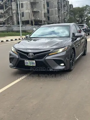 Toyota Camry XSE FWD (2.5L 4cyl 8AM) 2018 Gray