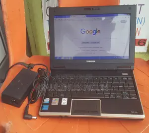Laptop Toshiba 2GB Intel Pentium HDD 128GB