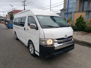 Toyota HiAce 2016 White