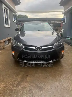 Toyota Camry SE w/Special Edition Pkg (2.5L 4cyl 6A) 2016 Gray