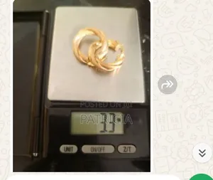 Quality 18karat Italian Gold (750) Earring.