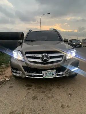 Mercedes-Benz GLK-Class 2010 Brown