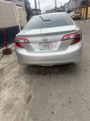 Toyota Camry SE 4dr Sedan (2.5L 4cyl 6A) 2012 Silver