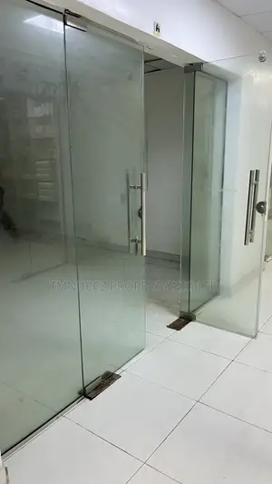 Showroom Shop Inside a Mall