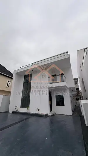 4bdrm Penthouse in Carlton Gate Estate, Ibadan for sale