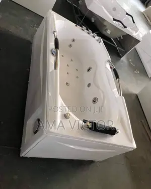 Single Jacuzzi