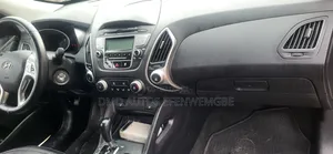 Hyundai Tucson 2012 Brown