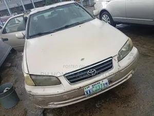 Toyota Camry 2001 Red