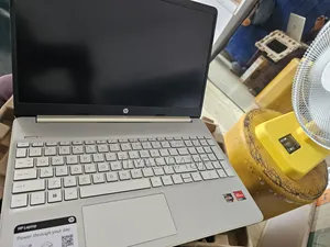 New Laptop HP 15 8GB AMD Ryzen 5 SSD 512GB