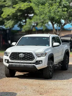 Toyota Tacoma 2018 White