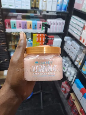 Imports and Dealers With All Types of Cosmetics Deliver Worldwide
