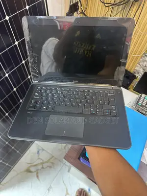 New Laptop Dell Latitude 3380 4GB Intel Core i3 SSD 128GB
