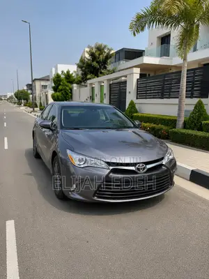 Toyota Camry LE 4dr Sedan (2.5L 4cyl 6A) 2017 Pearl