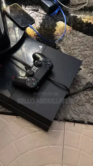 Play Station 4
