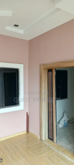 4bdrm Bungalow in Warri for rent