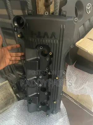 Toyota Land Cruiser Prado Engine Valve Cover 2TR Engine