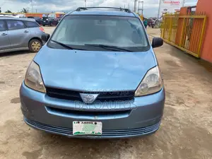 Toyota Sienna LE AWD 2005 Blue