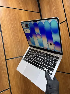 Laptop Apple MacBook Air 2022 M2 8GB Apple M2 SSD 512GB