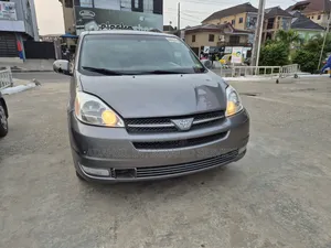 Toyota Sienna 2005 Gray