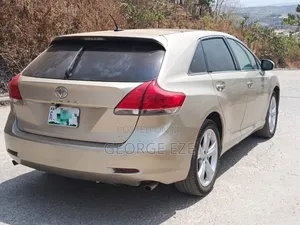Toyota Venza 2010 Gold