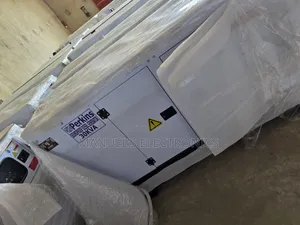 UK Perkins Diesel Soundproof Generator Sp30kva 2years Wty