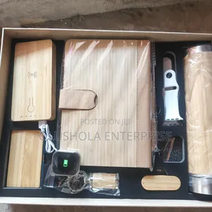 Wooden 8in1 Gift Set With Smart Watch