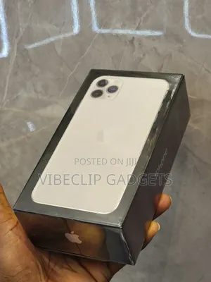 New Apple iPhone 11 Pro Max 256 GB Silver