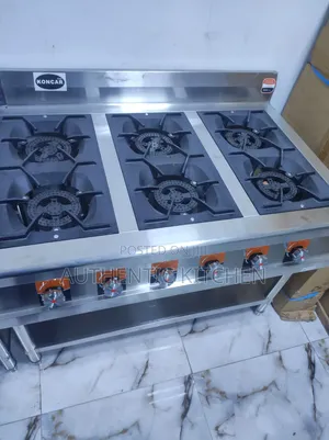 Heavy-Duty 6 Burner Commercial Gas Cooker,for Professional Kitchens.