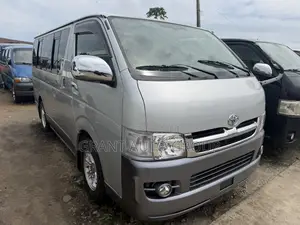 Toyota HiAce 2011 Silver