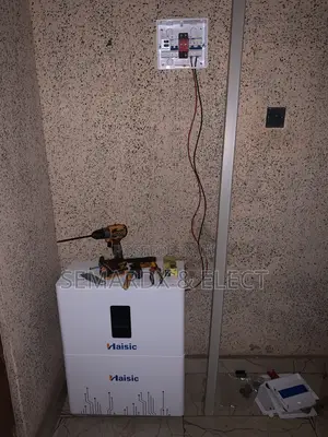 24V 8kwh Lithium Battery + 4. A Inverter - Full Solar Backup System