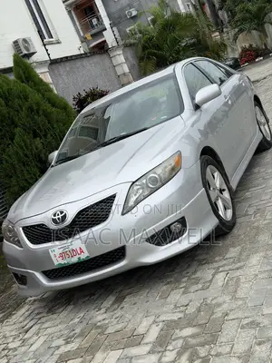 Toyota Camry SE 4dr Sedan (2.5L 4cyl 6A) 2011 Silver