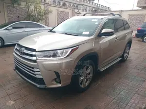 Toyota Highlander 2015 Gold
