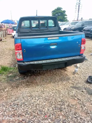 Toyota Hilux 2014 Blue