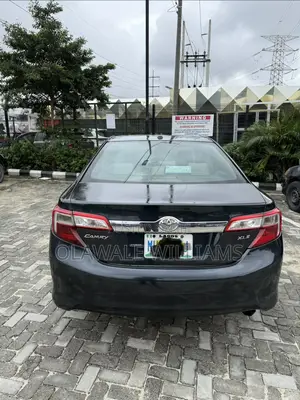 Toyota Camry XLE 4dr Sedan (2.5L 4cyl 6A) 2014 Blue