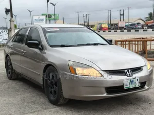 Honda Accord 2004 Gold