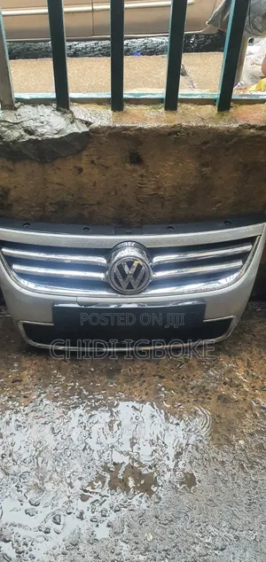 Front Grill Touareg 2008