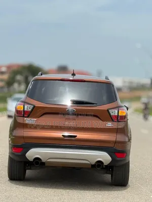 Ford Escape S FWD 2017 Gold