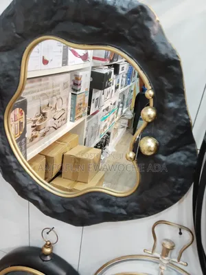 24SMA0831 – 29.25 × 31.25 × 3.75 Mirror
