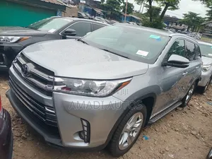 Toyota Highlander Limited 4dr SUV AWD (3.5L 6cyl 6A) 2015 Silver