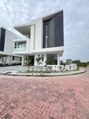6bdrm House in Osapa london for sale
