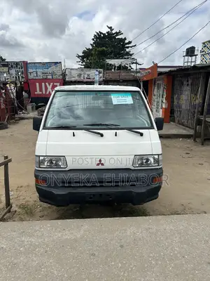 Mitsubishi L300 2007 White