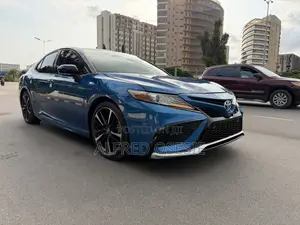 Toyota Camry XSE (2.5L 4cyl 8A) 2019 Blue