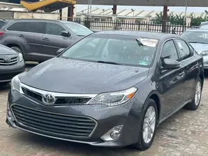 Toyota Avalon XLE Premium Sedan FWD (3.5L 6cyl 6A) 2013 Gray