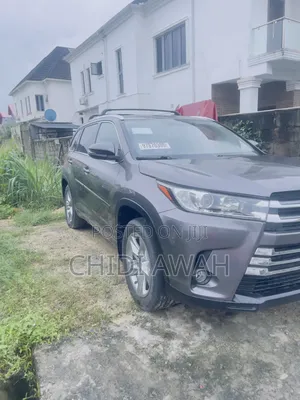 Toyota Highlander XLE 4dr SUV AWD (3.5L 6cyl 6A) 2015 Gray