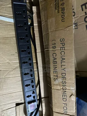 8-Way 19-Inch Rack Mount PDU Power Distribution Unit