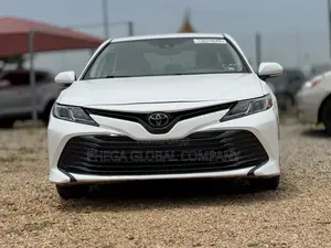 Toyota Camry LE (2.5L 4cyl 8A) 2019 White