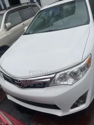 Toyota Camry XLE 4dr Sedan (2.5L 4cyl 6A) 2014 White