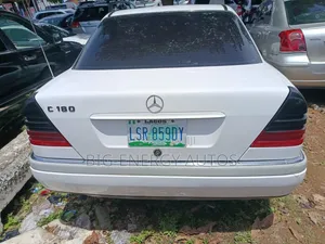 Mercedes-Benz C180 2005 White
